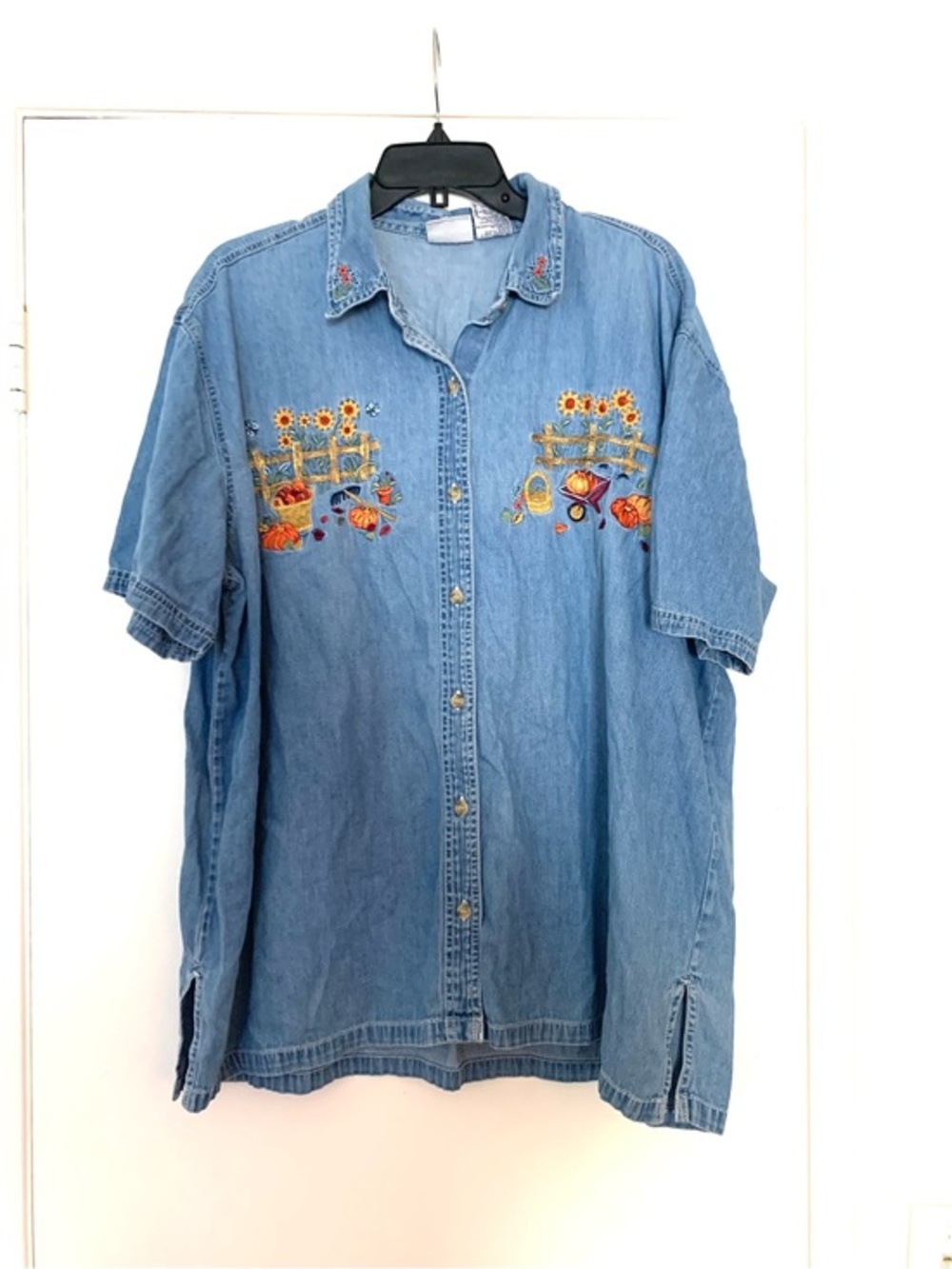 Bobbie Brooks Halloween Pumpkin Embroidered Chambray Light Wash Denim Top Shirt